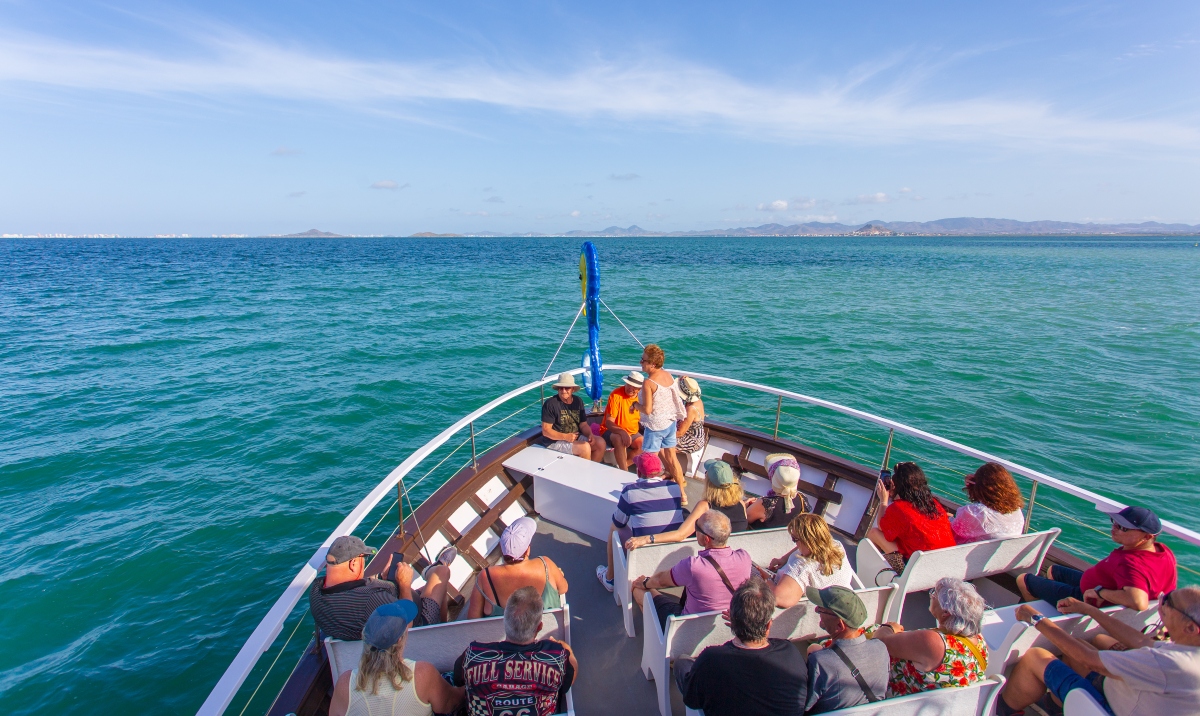 Ruta en barco por las 5 Islas Volcánicas